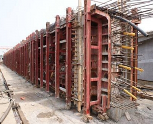 ����T����